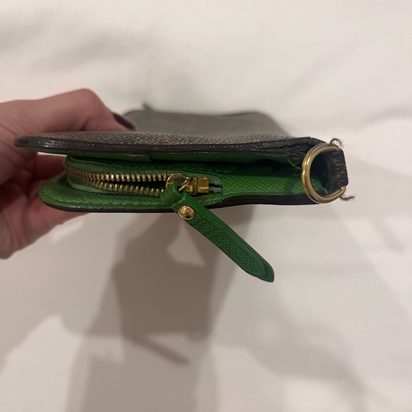 Great condition Louis Vuitton wallet with fun green color on the inside! - Picture 5 of 6